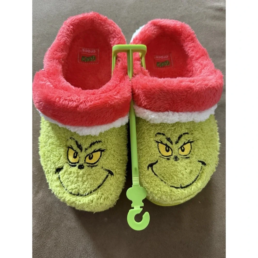 Crocs The Grinch Classic Clog Shoes Big Kids Youth Size J3 Green Red New